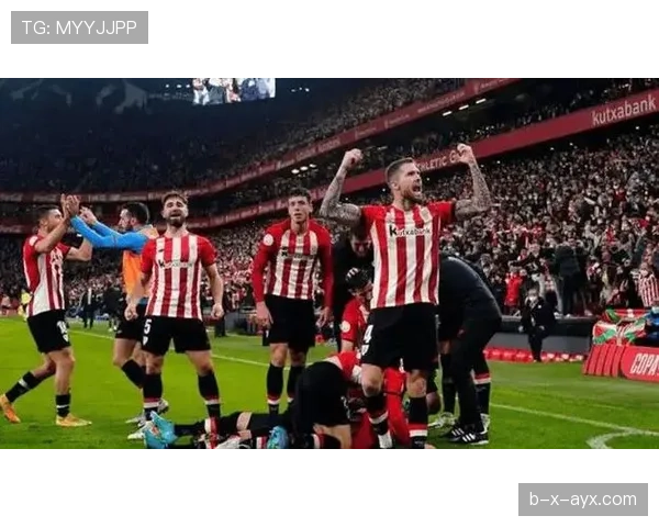 亚特兰大主帅施密特强调攻防平衡,以战术灵活掌控比赛节奏 亚特兰大主帅施密特强调攻防平衡,以战术灵活掌控比赛节奏