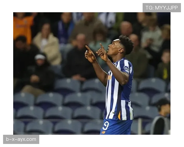 罗马尼亚青年队新星闪耀赛场，引欧洲足坛瞩目