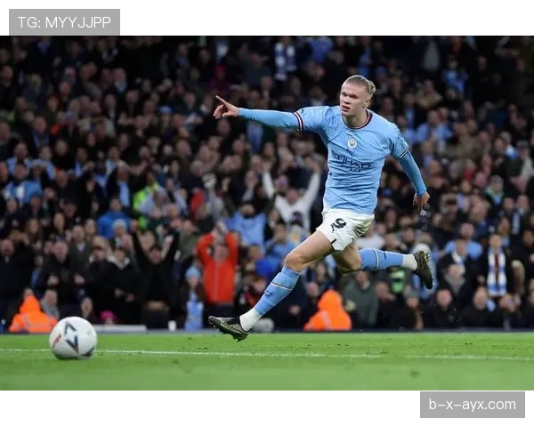 哈兰德与C罗早期进球能力对比:终结方式有何不同 哈兰德与C罗早期进球能力对比:终结方式有何不同