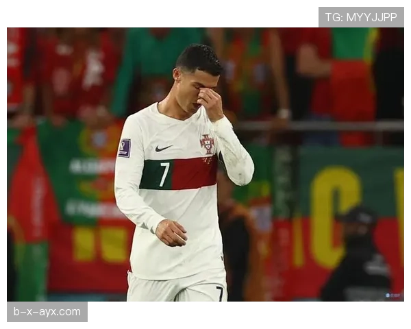 苏亚雷斯那嘴巴，生活里能不能别老像吃了蒜头一样炸开啊？