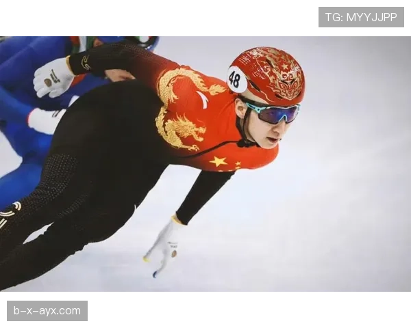 武大靖直播随手带出豪宅厨房，我和合租锅默默尴尬